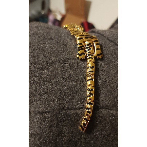 Vtg Gold-tone Articulated Tiger Brooch Green Eyes Black Enamel Stripes - Picture 9 of 11